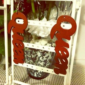 New brown “QUEEN” Earrings